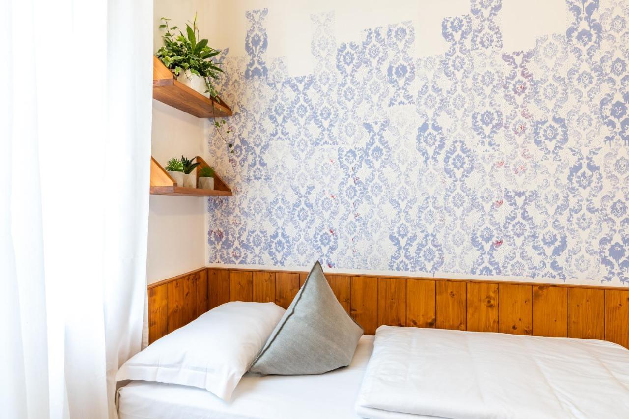 Hotel Sleep In Venzone Exterior foto